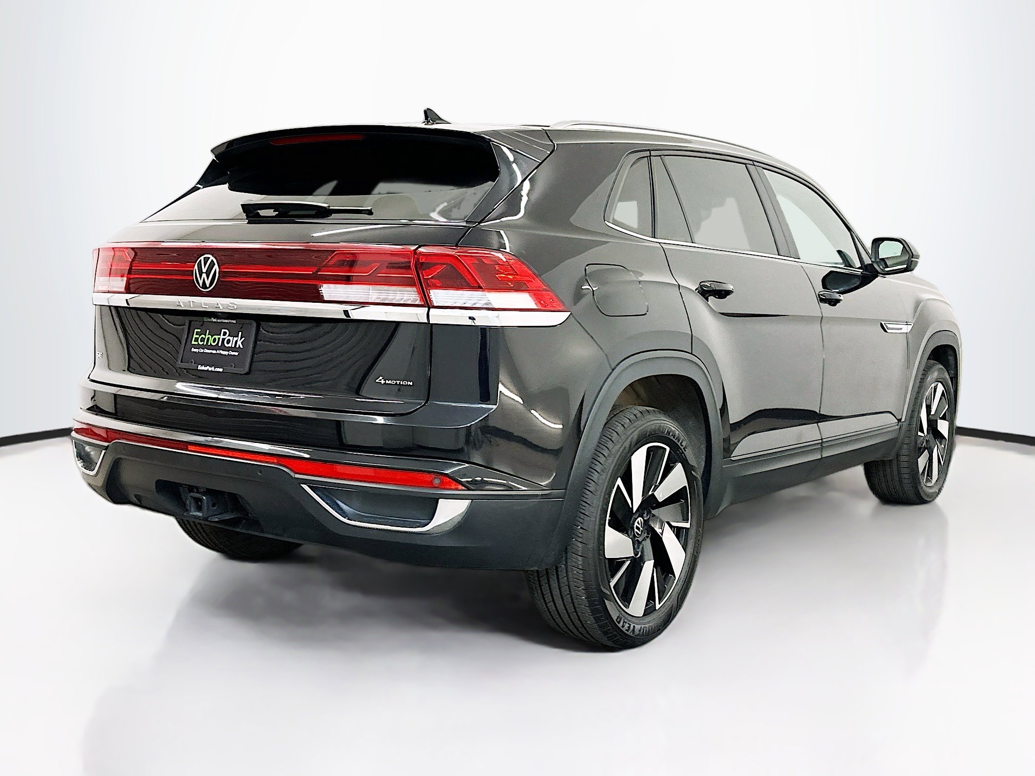 Used 2024 Volkswagen Atlas Cross Sport SE image 9