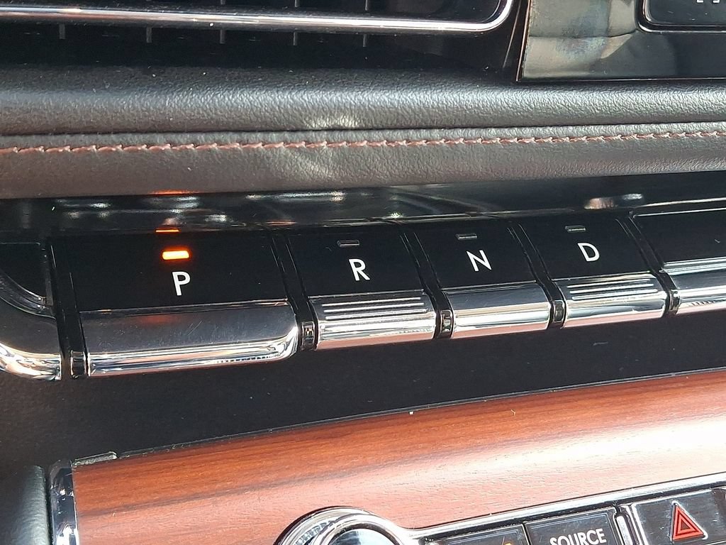 Used 2023 Lincoln Aviator Grand Touring w/ Elements Package Plus AWD/4WD image 16
