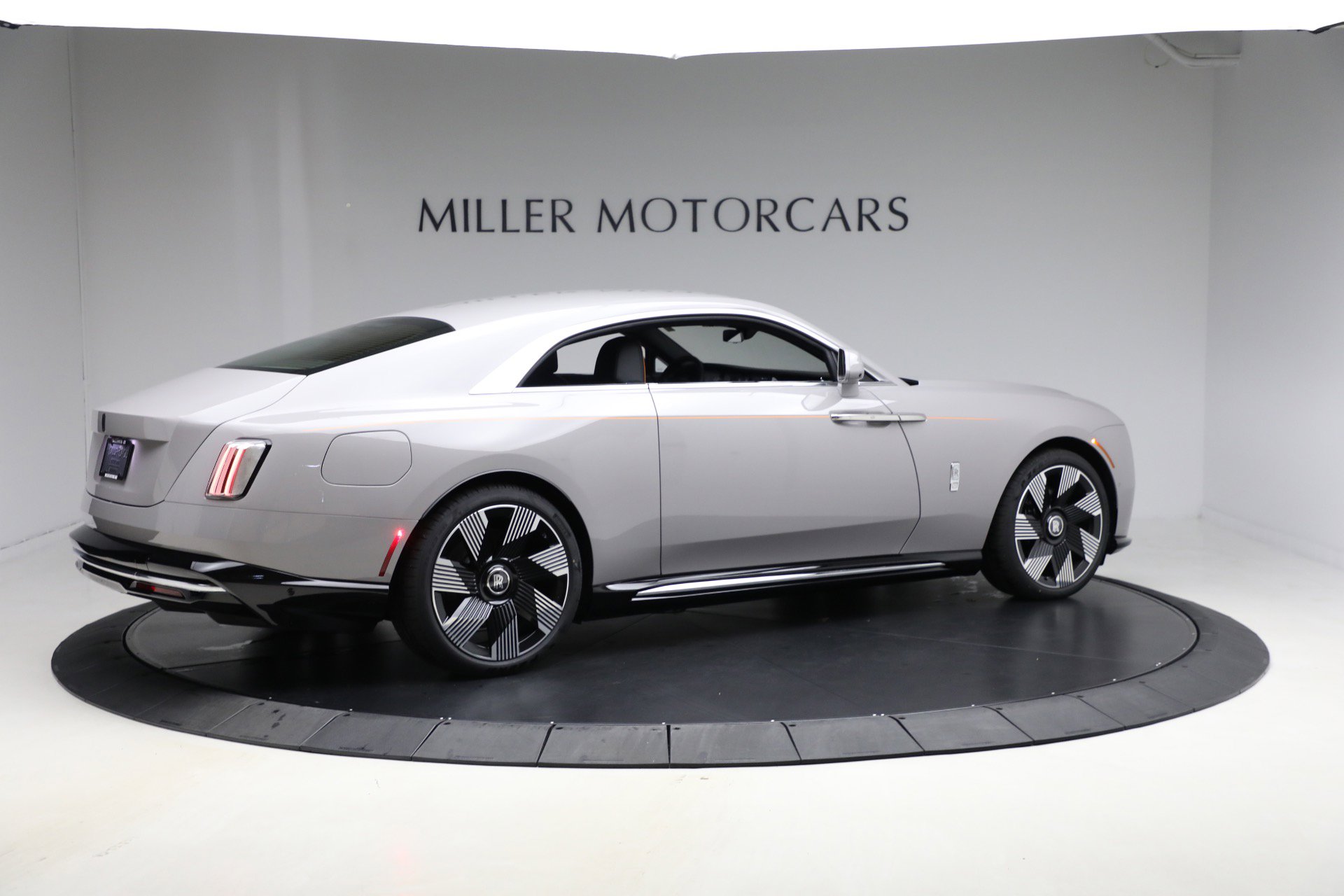 New 2026 Rolls-Royce Spectre image 2