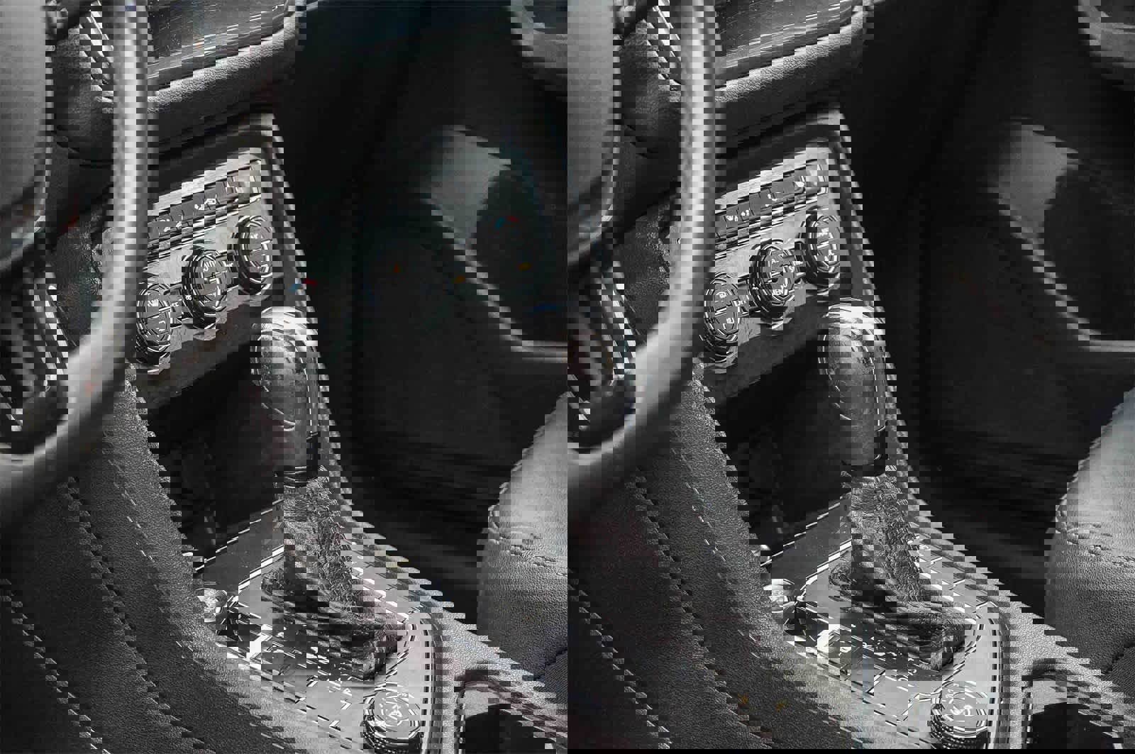 Used 2020 Volkswagen Tiguan SE image 23