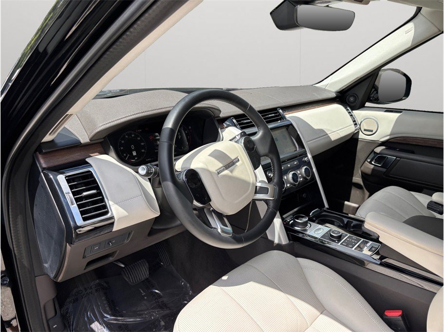 Used 2020 Land Rover Discovery HSE AWD/4WD image 6