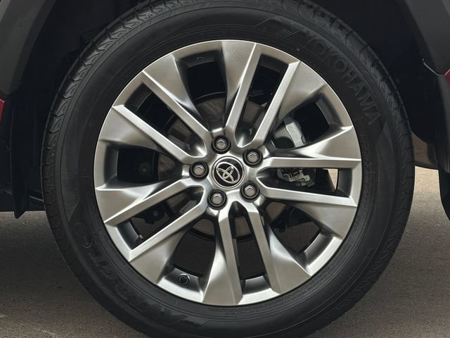 Used 2025 Toyota RAV4 Limited FWD image 32