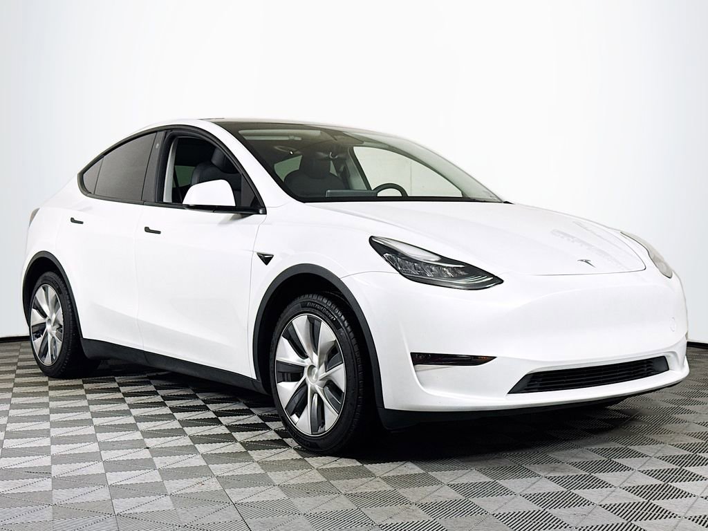 Used 2023 Tesla Model Y Long Range AWD/4WD image 1