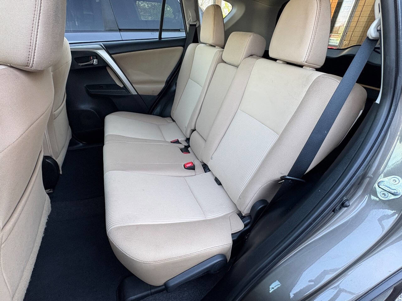 Used 2015 Toyota RAV4 XLE image 20