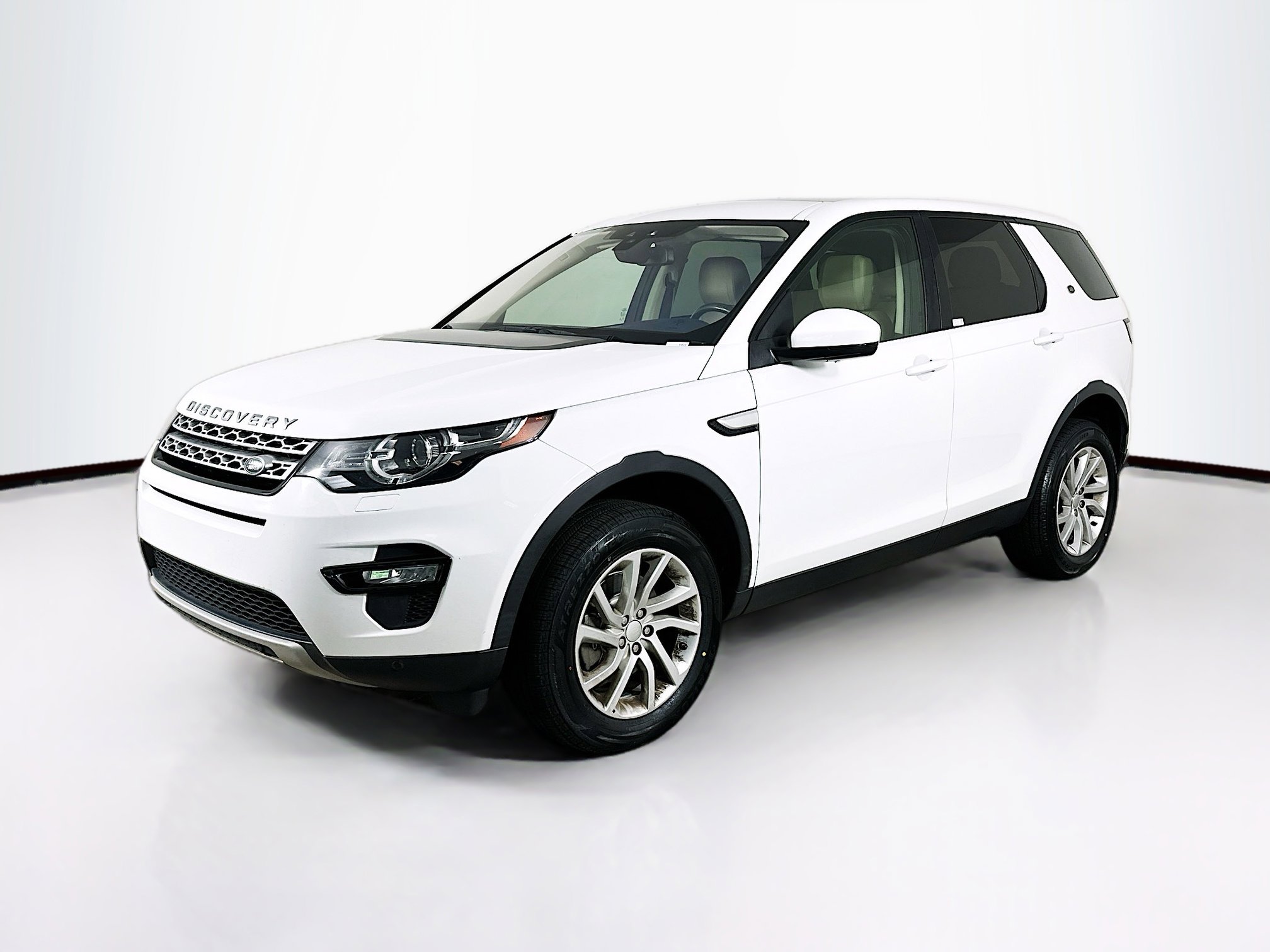 Used 2018 Land Rover Discovery Sport HSE AWD/4WD image 3
