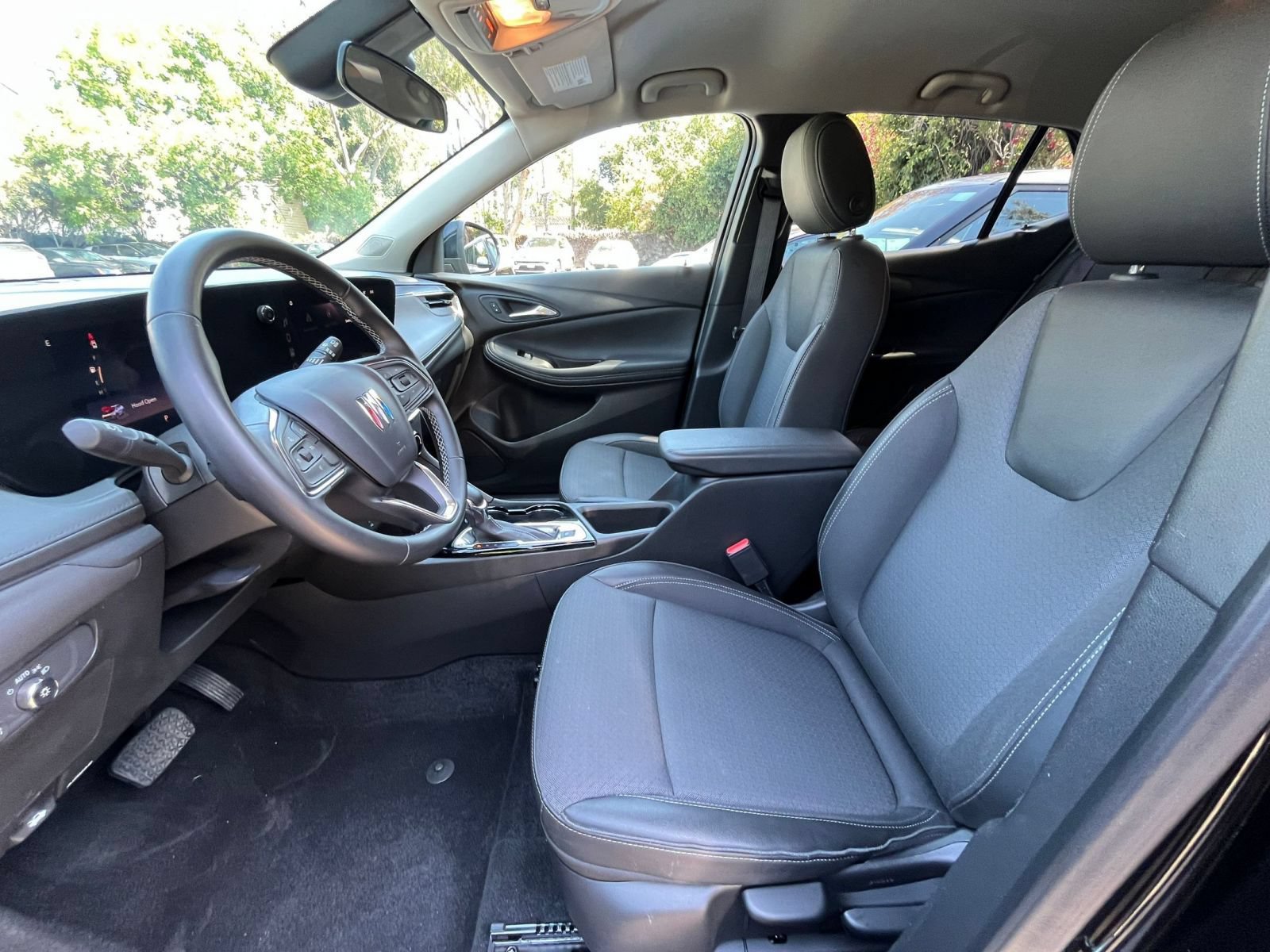 Used 2025 Buick Encore GX Preferred FWD image 25