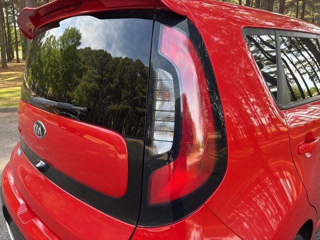 Used 2018 Kia Soul ! FWD image 14