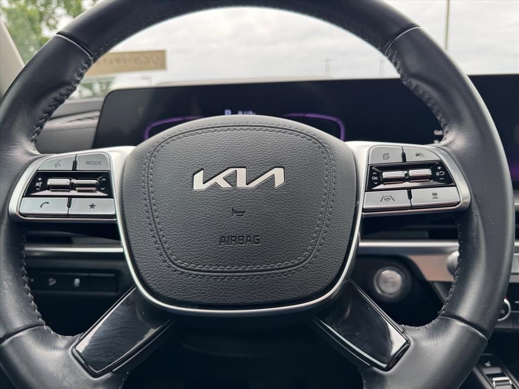Certified 2024 Kia Telluride S w/ S Sunroof Package FWD image 17