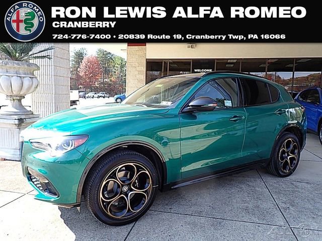 New 2025 Alfa Romeo Stelvio Sprint image 1