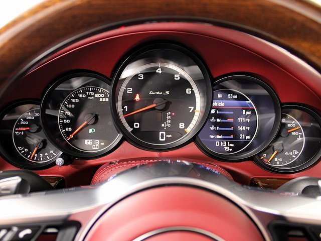 Used 2017 Porsche 911 Turbo S image 15