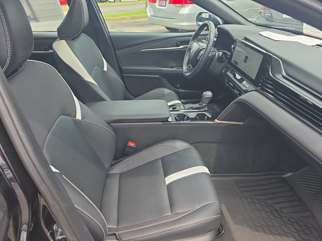 Used 2026 Toyota Camry SE w/ Multimedia Upgrade Package FWD image 10