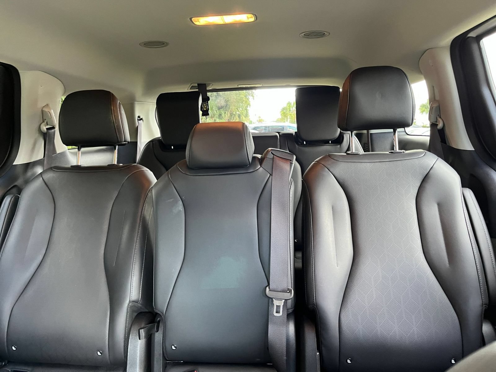 Used 2026 Kia Carnival FWD image 38