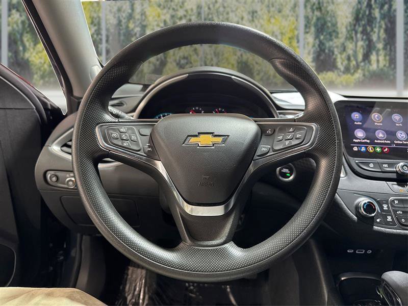 Used 2025 Chevrolet Malibu LT FWD image 16