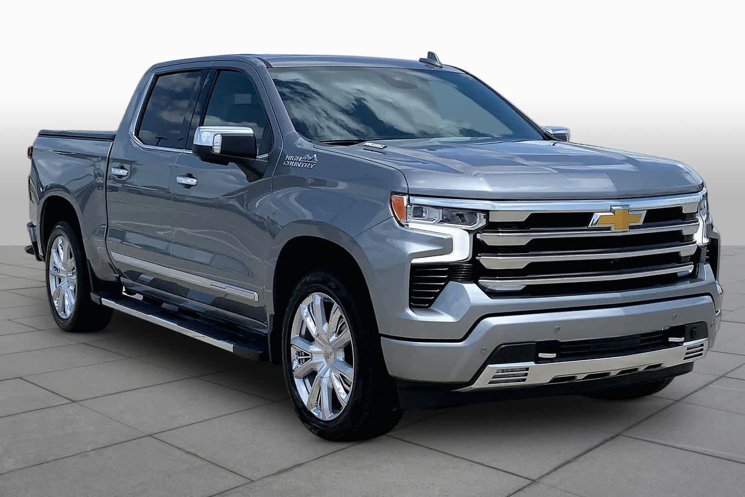 Certified 2023 Chevrolet Silverado 1500 High Country w/ High Country Premium Package AWD/4WD image 3