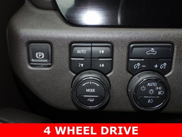 Used 2025 Chevrolet Silverado 2500 LT image 17