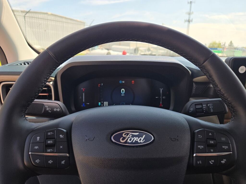 Used 2026 Ford Maverick Lariat w/ 4K Tow Package AWD/4WD image 33