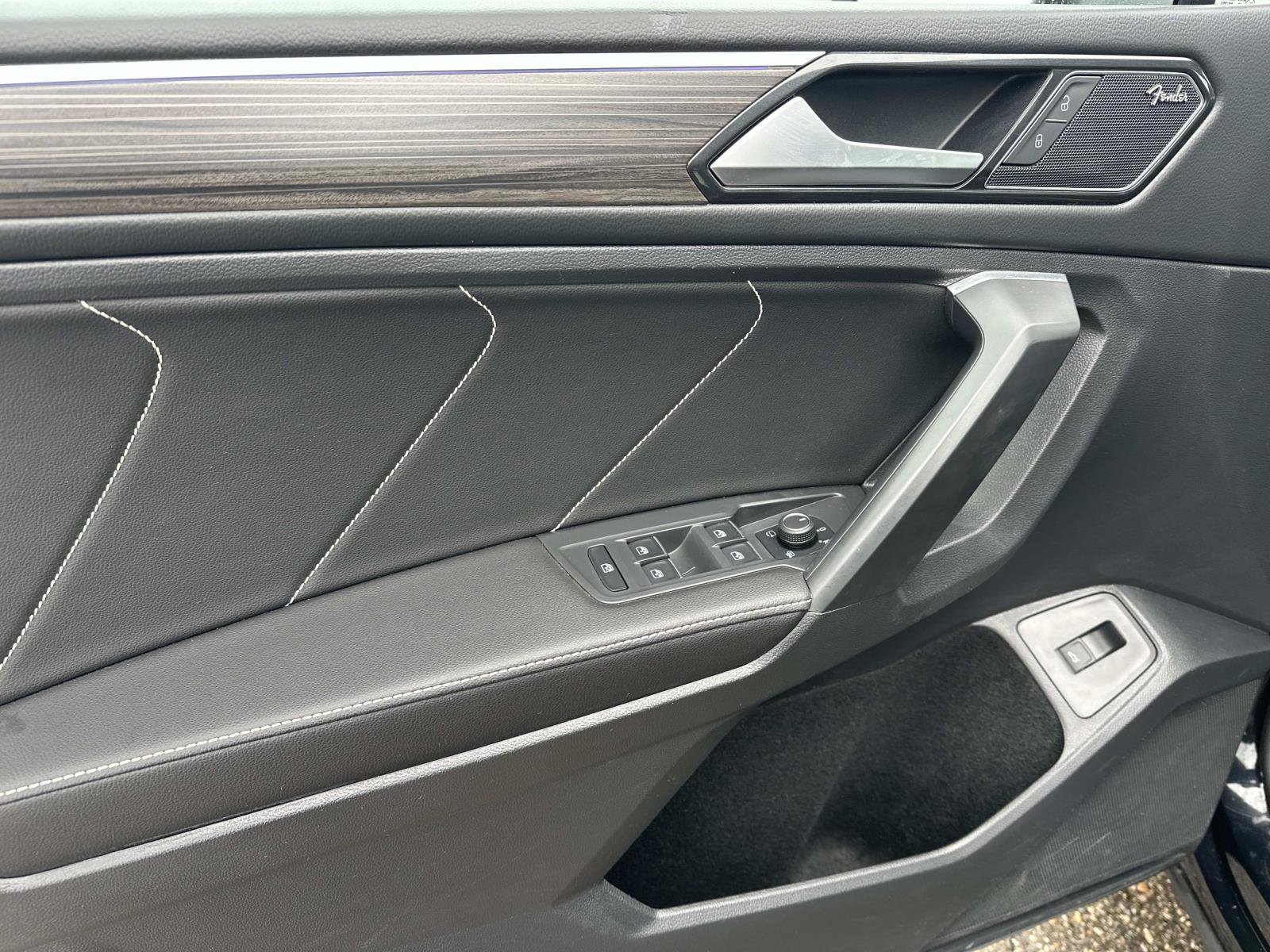 Used 2022 Volkswagen Tiguan SEL R-Line image 16