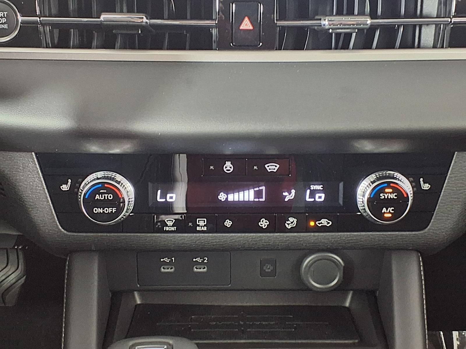 New 2026 Mitsubishi Outlander AWD image 17