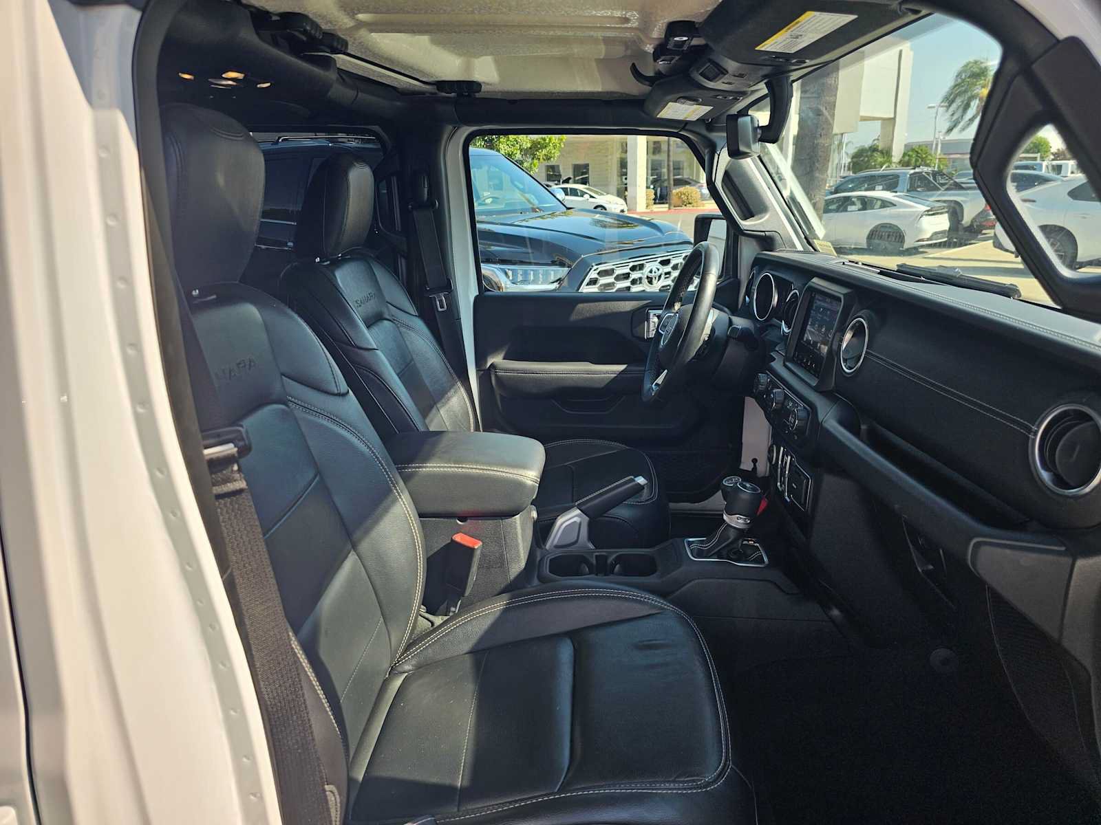 Used 2019 Jeep Wrangler Unlimited Sahara AWD/4WD image 10