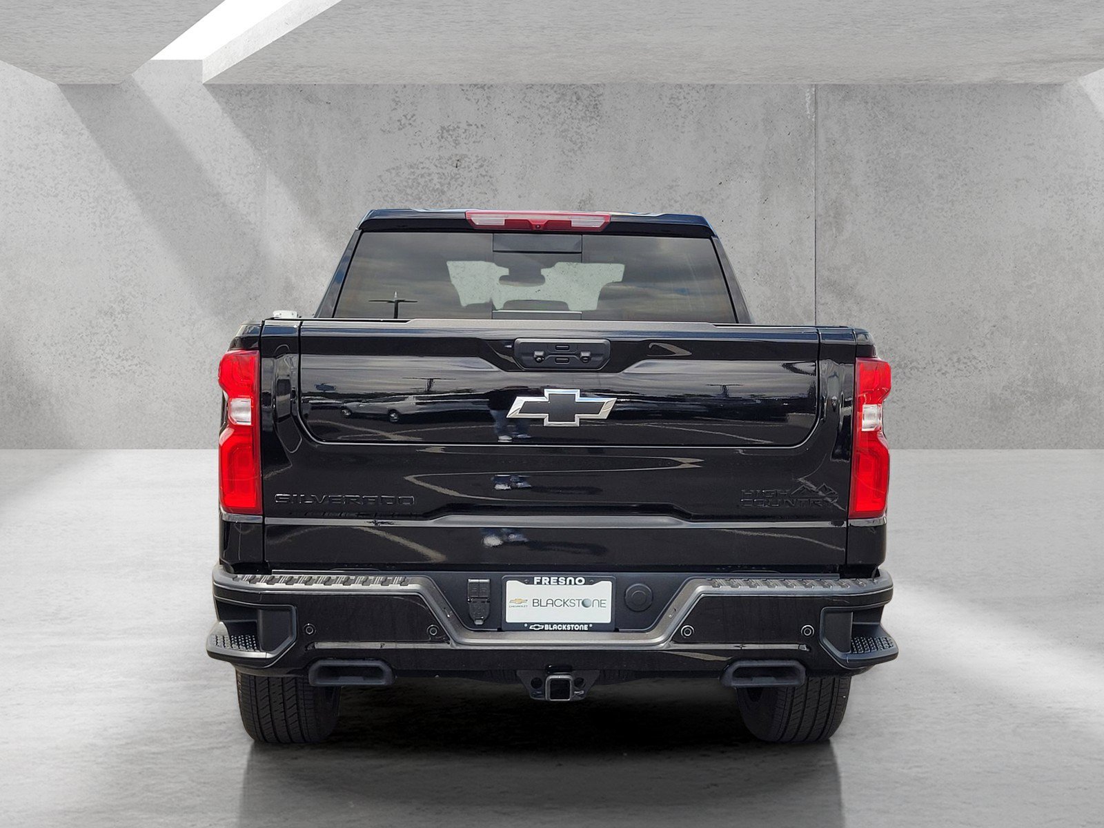 Used 2025 Chevrolet Silverado 1500 High Country w/ Midnight Edition AWD/4WD image 6