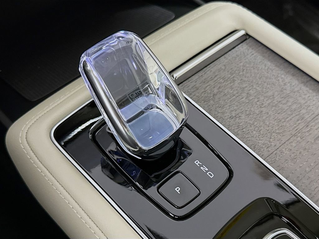 Used 2026 Volvo XC90 B6 Ultra w/ Lounge Package image 17