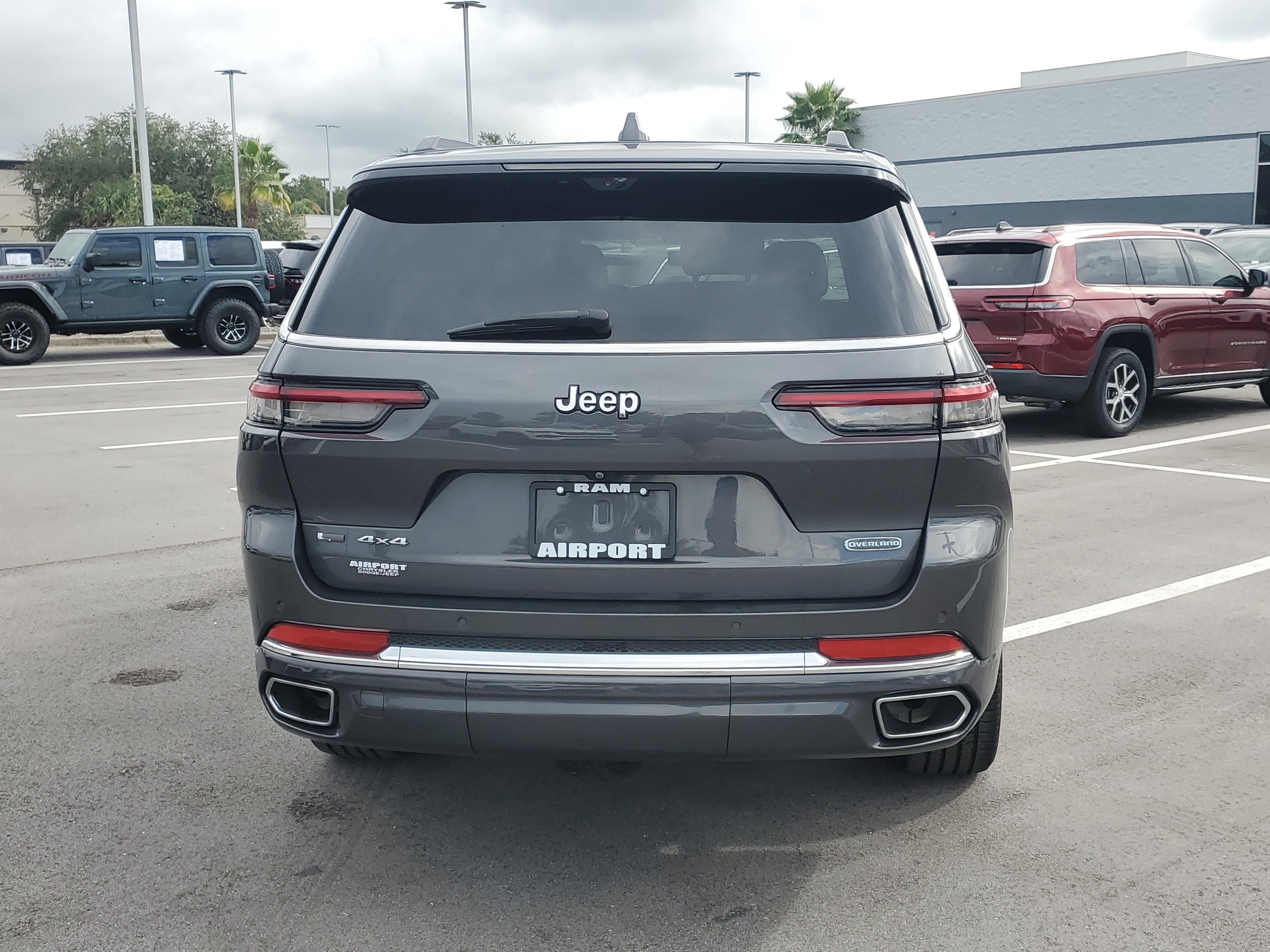 Used 2021 Jeep Grand Cherokee L Overland w/ Advanced Protech Group III AWD/4WD image 7
