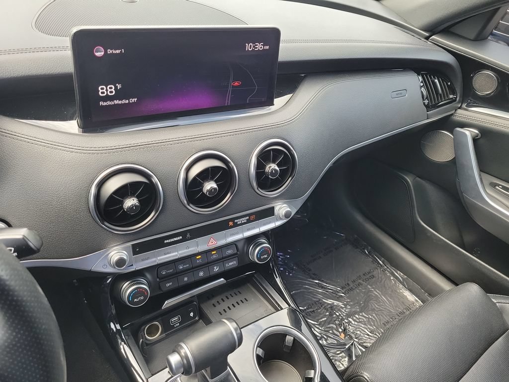 Used 2022 Kia Stinger GT-Line w/ Sun & Sound Package RWD image 14