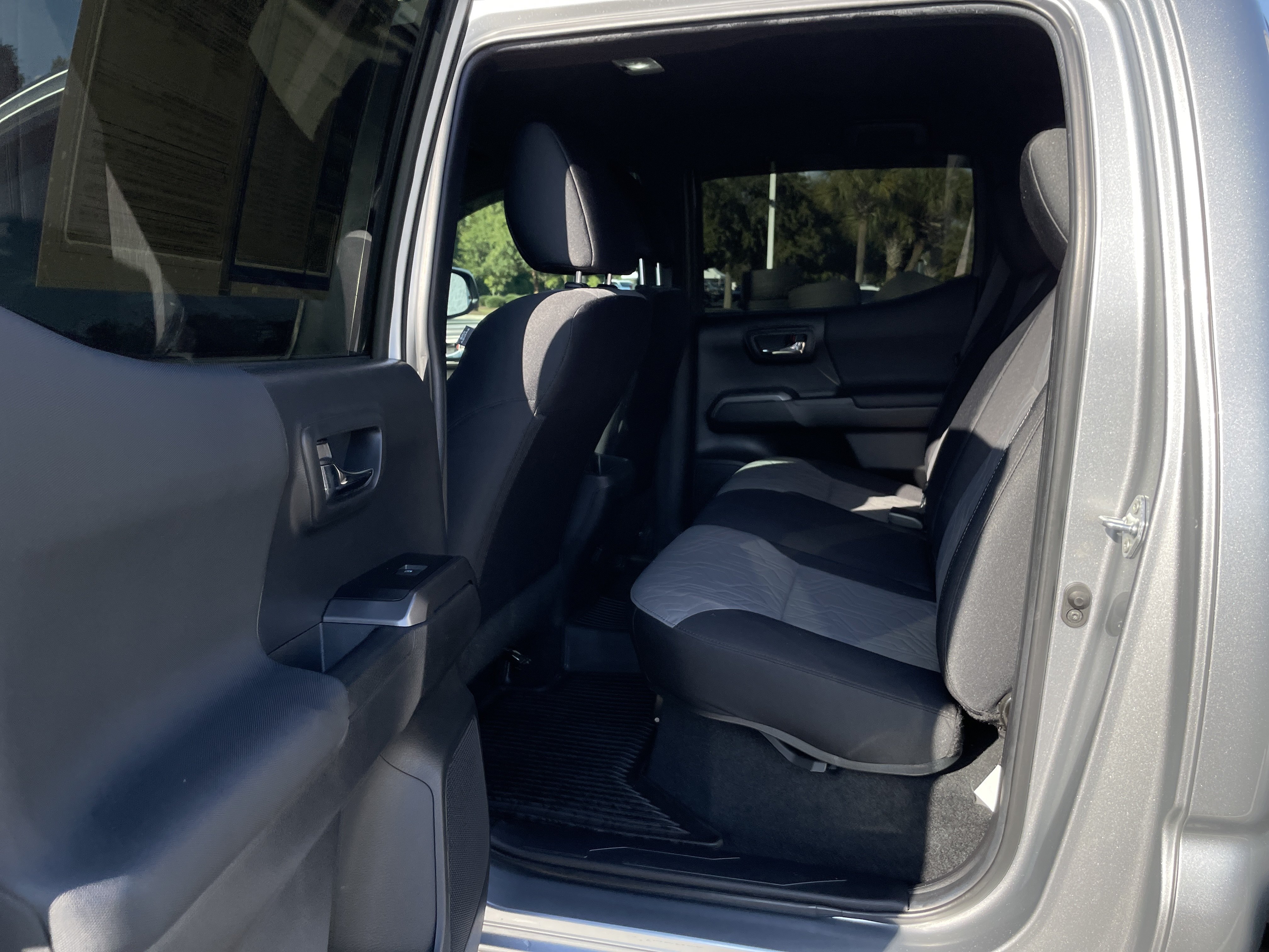 Used 2022 Toyota Tacoma TRD Sport w/ Technology Package AWD/4WD image 29