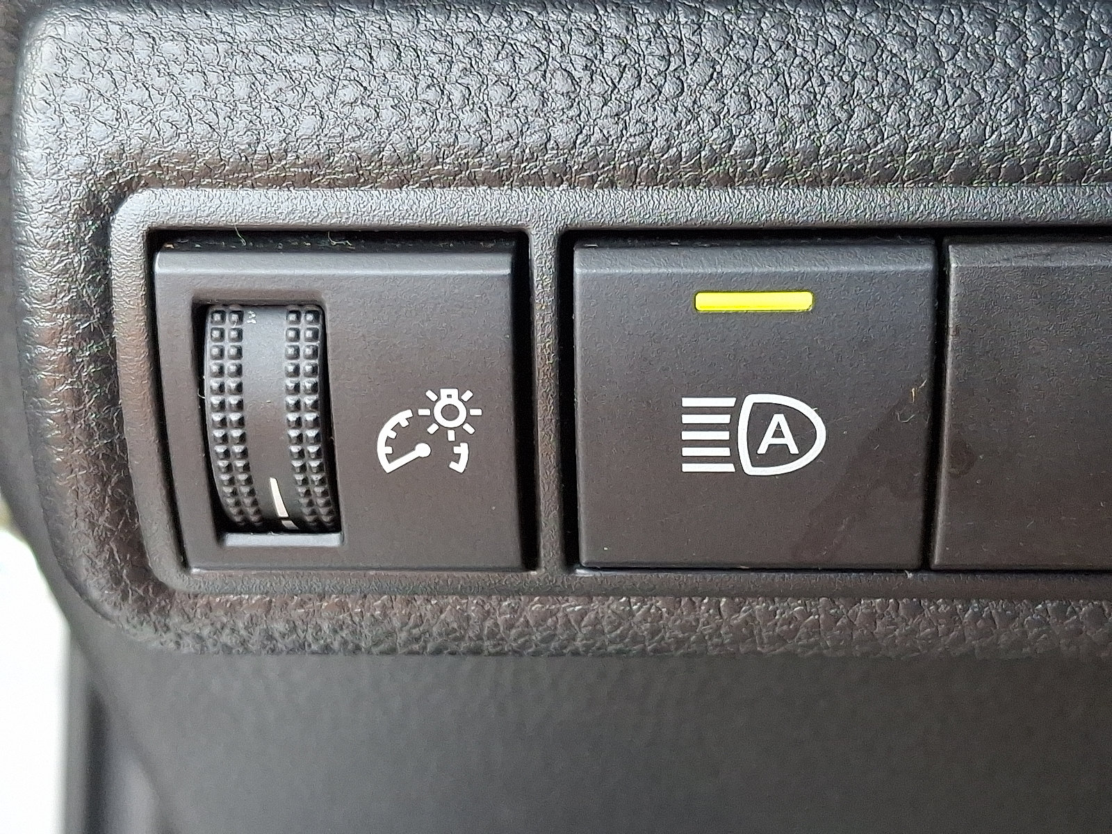 Used 2026 Toyota Corolla SE FWD image 25