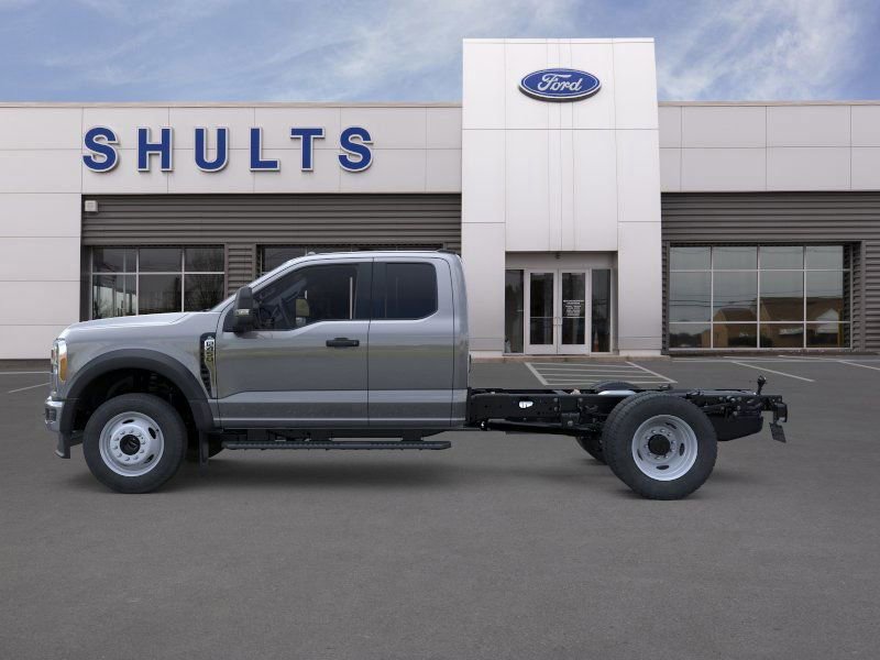 New 2026 Ford F450 XL w/ XL Chrome Package image 3