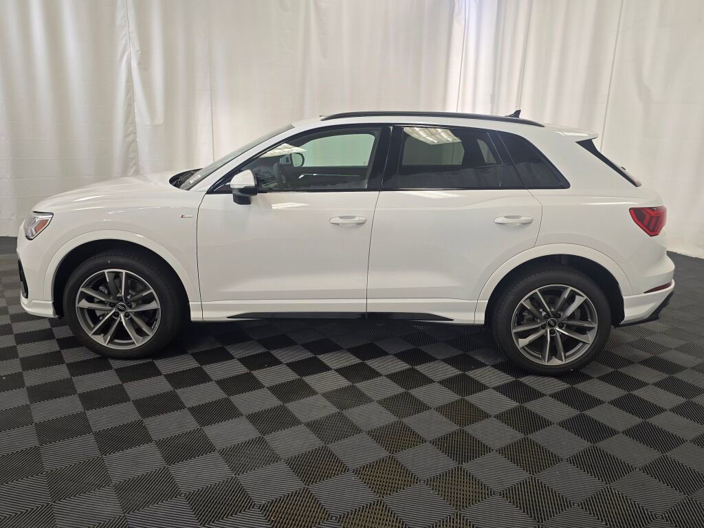New 2025 Audi Q3 2.0T Premium image 3