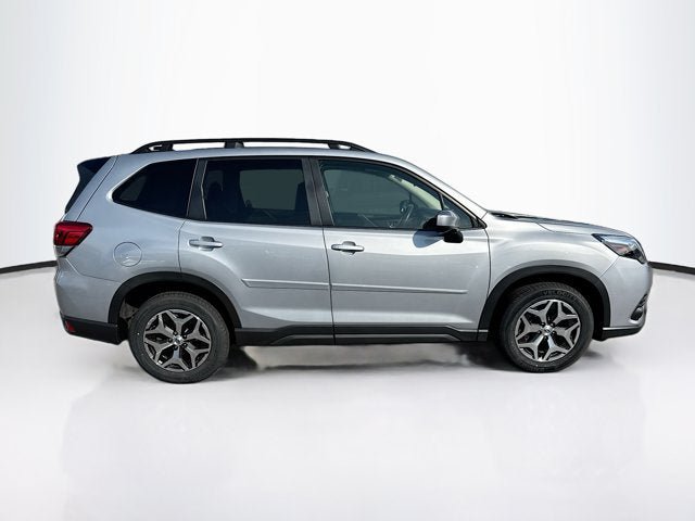 Used 2024 Subaru Forester Premium AWD/4WD image 4