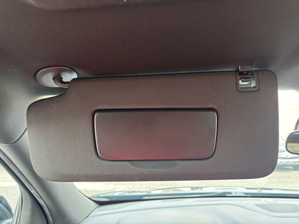 Used 2023 Chevrolet Traverse LT image 28