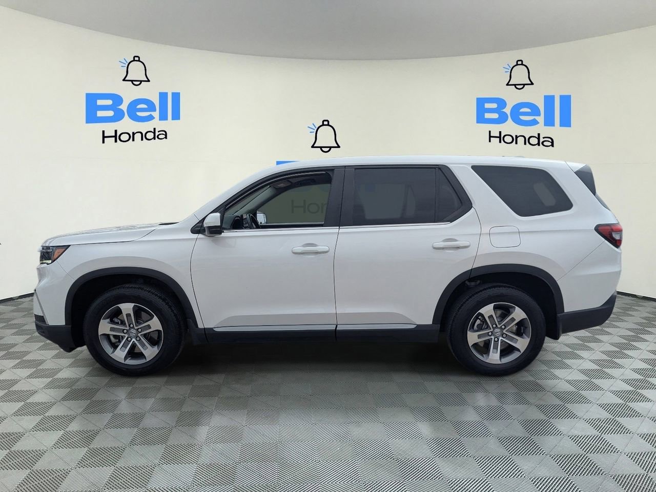 Certified 2024 Honda Pilot EX-L image 2