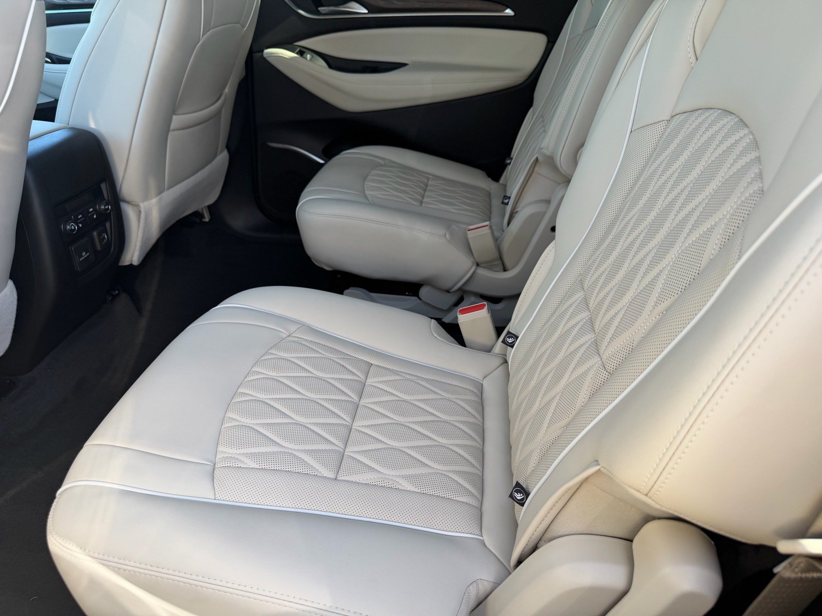 Used 2023 Buick Enclave Avenir w/ Trailering Package, 5000 lbs. AWD/4WD image 14
