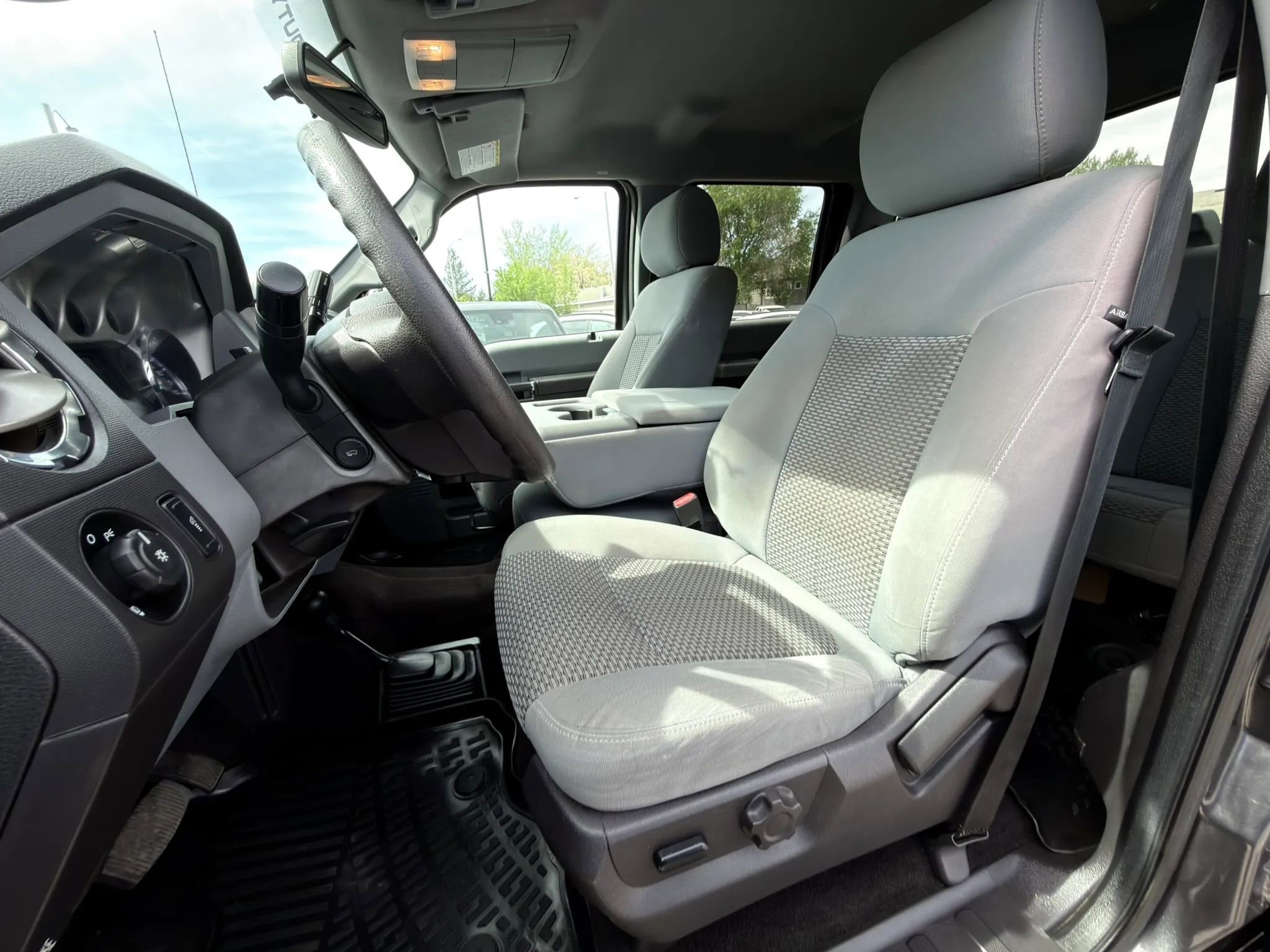 Used 2016 Ford F350 XLT w/ XLT Premium Package AWD/4WD image 39