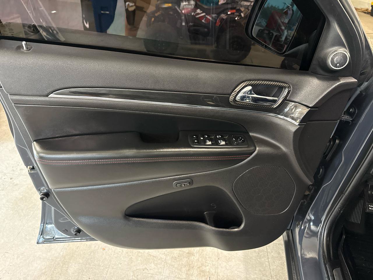 Used 2018 Jeep Grand Cherokee Trailhawk w/ Trailhawk Luxury Group AWD/4WD image 33