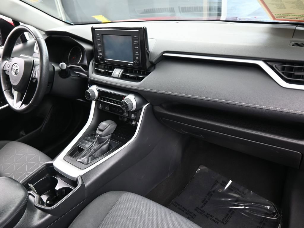 Used 2020 Toyota RAV4 XLE w/ Convenience Package image 41