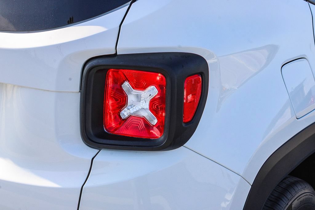 Used 2023 Jeep Renegade Latitude AWD/4WD image 10