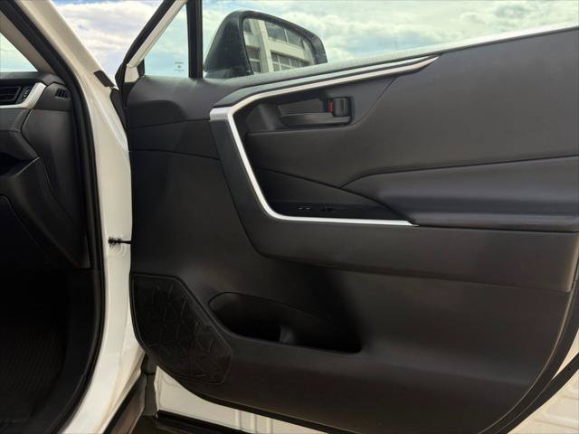 Certified 2024 Toyota RAV4 LE AWD/4WD image 16