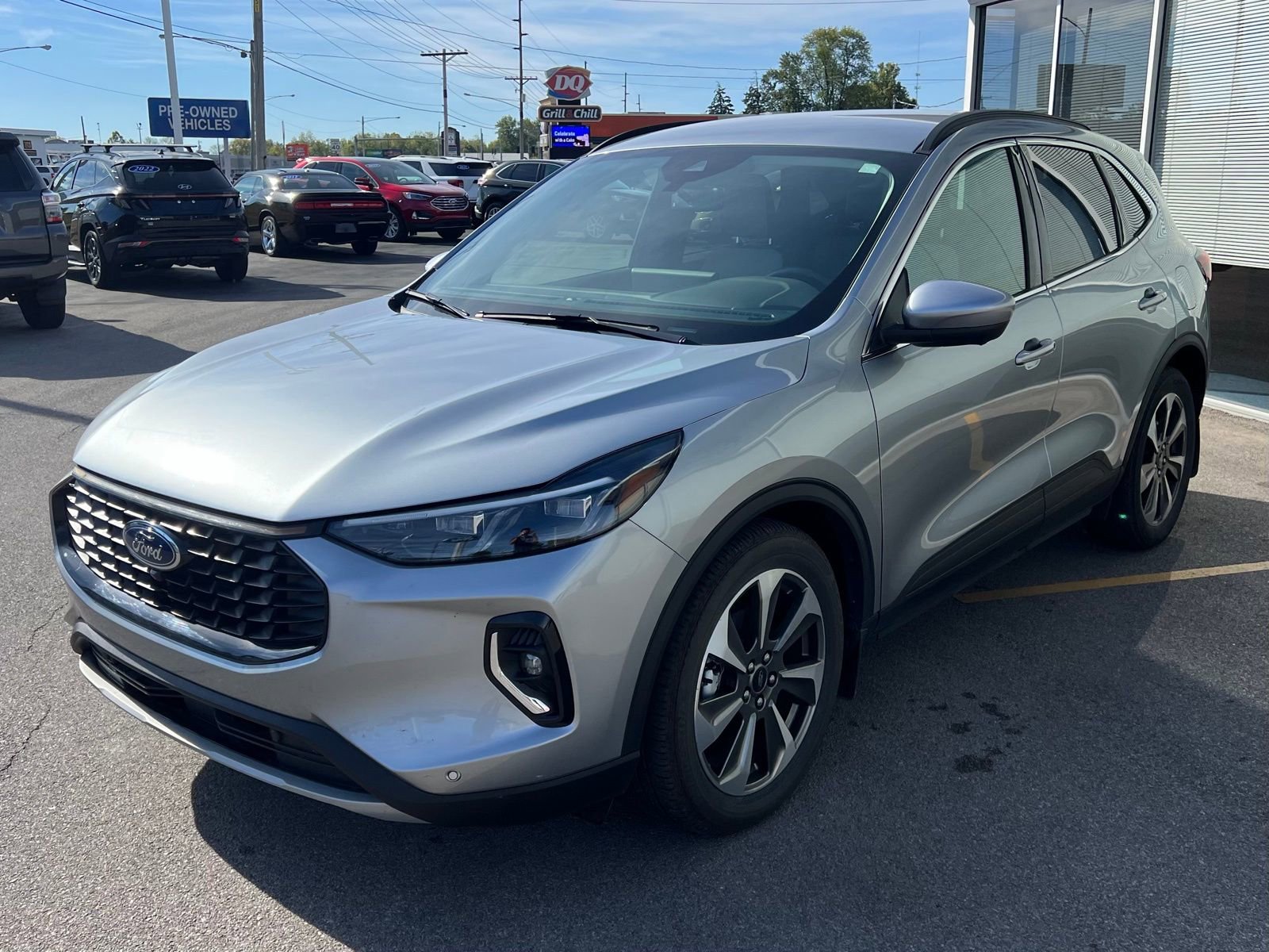 Used 2023 Ford Escape Platinum image 3