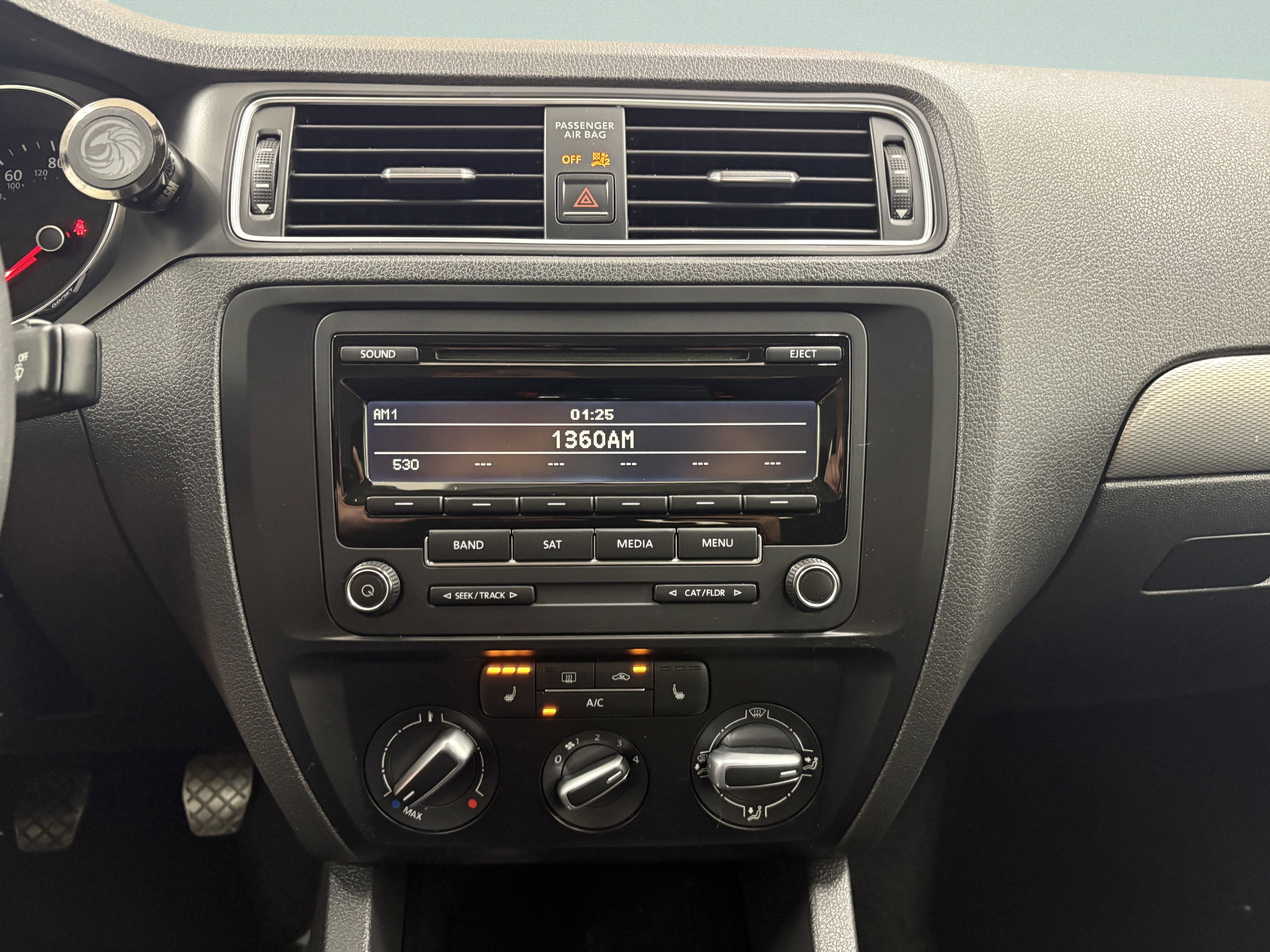 Used 2015 Volkswagen Jetta SE FWD image 9