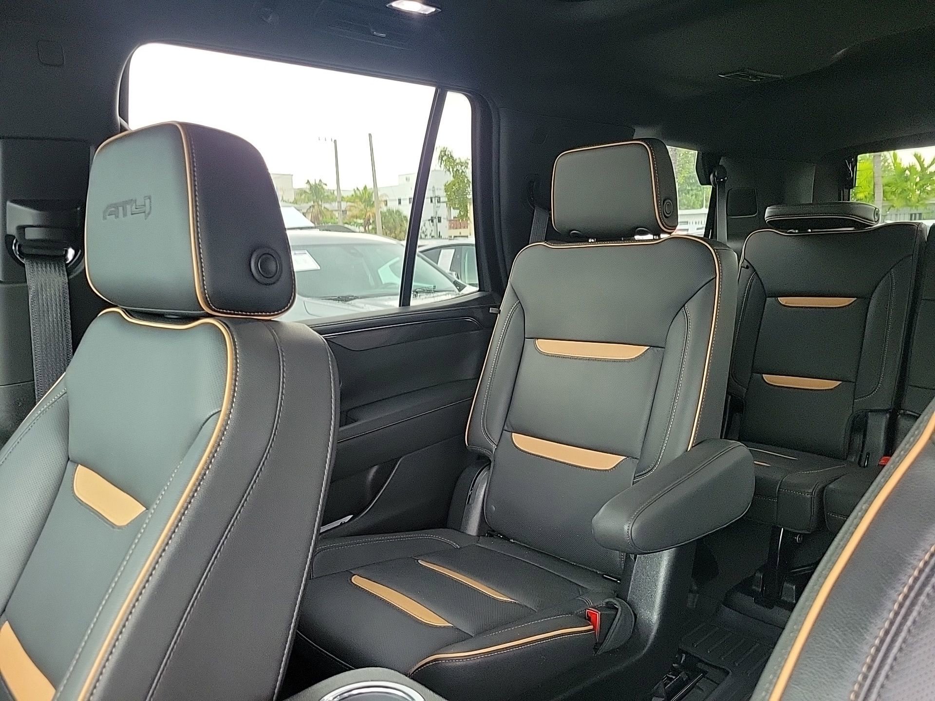 Used 2024 GMC Yukon AT4 w/ AT4 Premium Package image 26