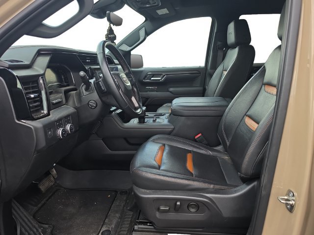 Used 2023 GMC Sierra 1500 AT4 w/ Technology Package AWD/4WD image 11