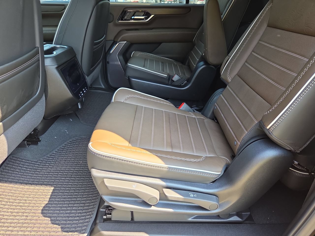 New 2026 GMC Yukon XL Denali Ultimate AWD/4WD image 26