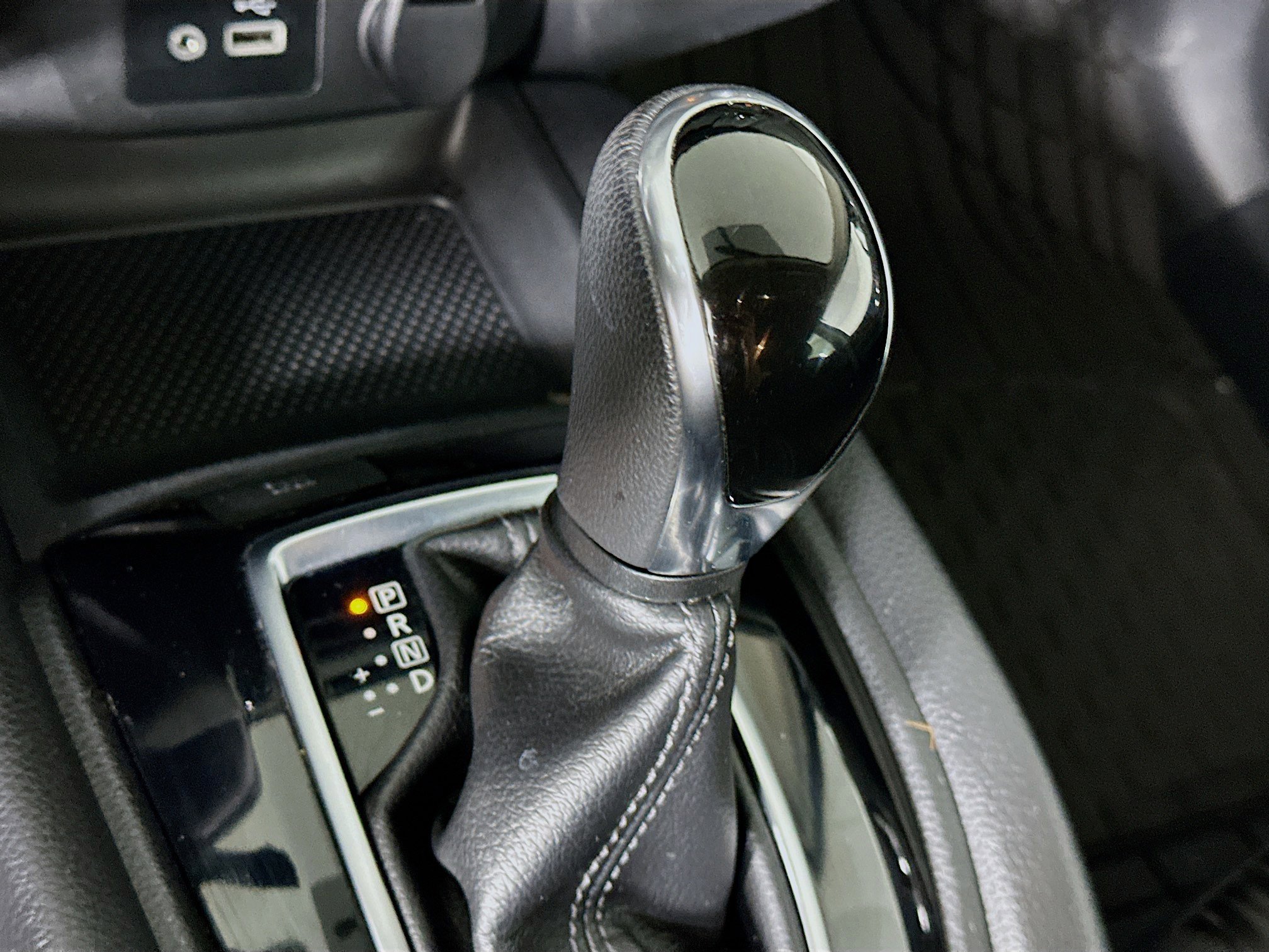 Used 2018 Nissan Rogue SV w/ Premium Package image 23