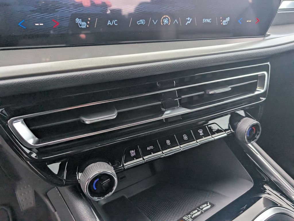 New 2026 Chevrolet Traverse LT w/ Sun and Wheel Package image 21