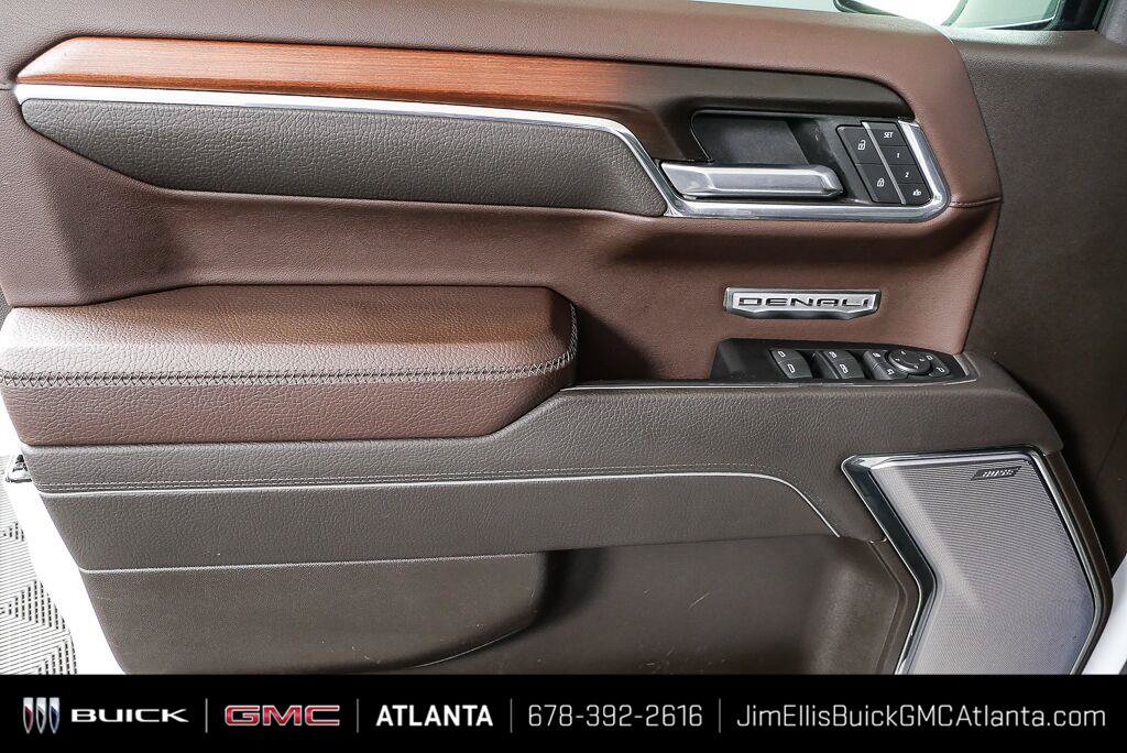Used 2025 GMC Sierra 1500 Denali w/ Technology Package AWD/4WD image 6
