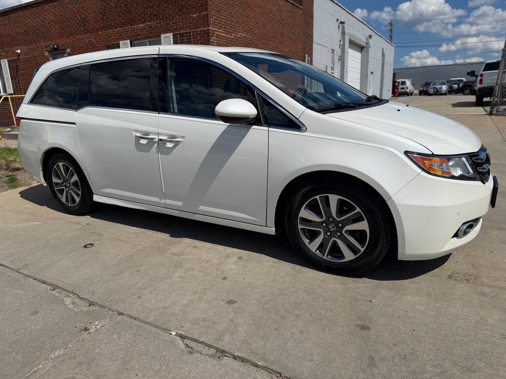 Used 2017 Honda Odyssey Touring image 4