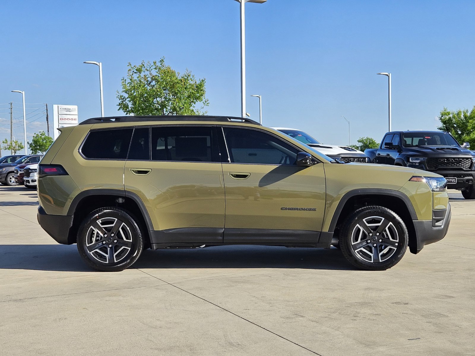 New 2026 Jeep Cherokee Laredo AWD/4WD image 7